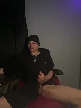 plutomf online show from April 30, 7:37 am