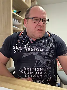 coupleLatinaLovers online show from January 16, 8:50 am