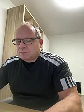 coupleLatinaLovers online show from October 27, 5:43 am