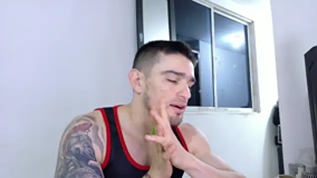 Sexy Alejandro  online show from December 1, 2:58 am