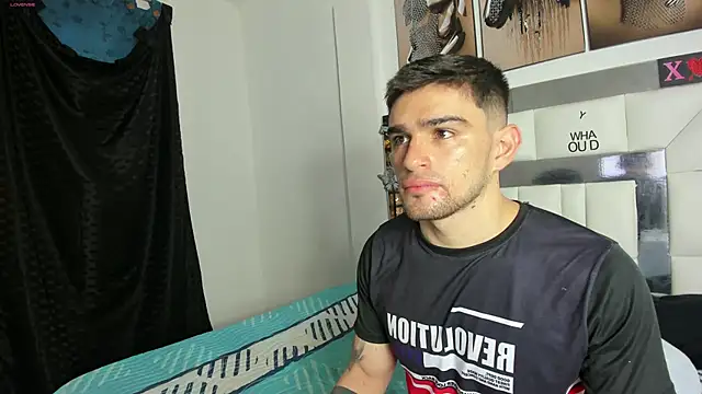 Sexy Alejandro  online show from December 5, 1:06 pm