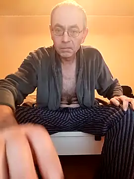 BesterJunge45 online show from November 23, 7:30 am