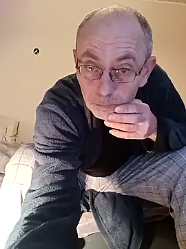 BesterJunge45 online show from December 11, 6:26 pm