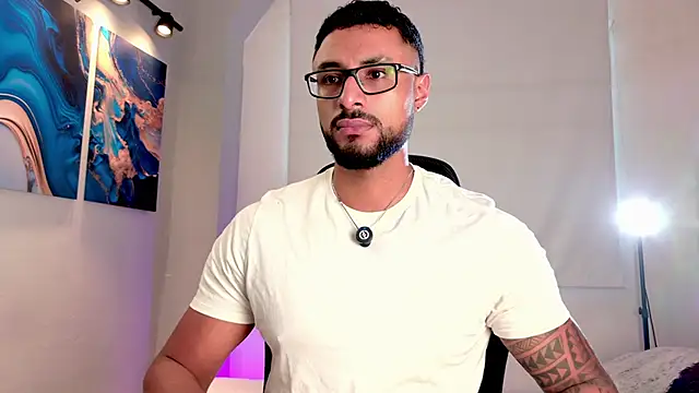 LiamGarcia1 online show from June 18, 3:06 pm