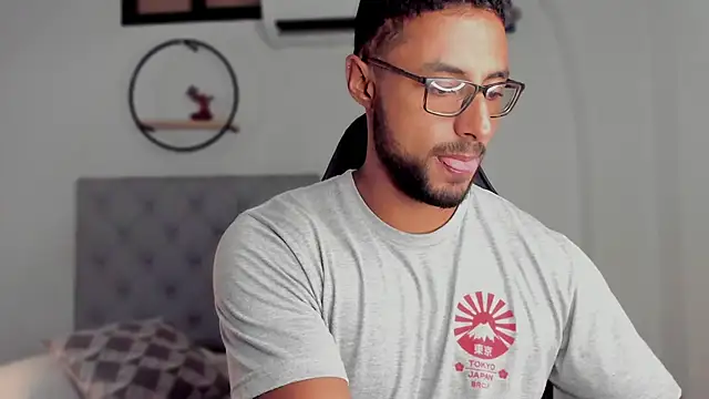 LiamGarcia1 online show from January 30, 12:59 pm