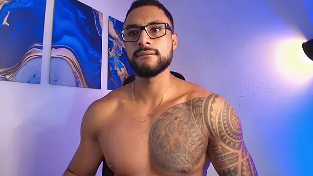 LiamGarcia1 online show from February 26, 3:35 pm