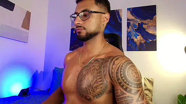 LiamGarcia1 online show from September 9, 1:43 pm