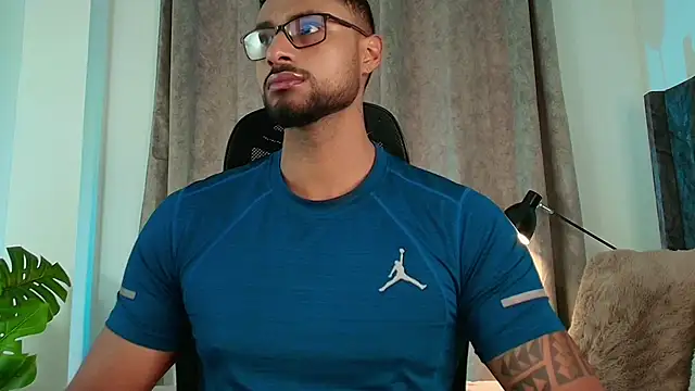 LiamGarcia1 online show from March 10, 1:21 pm