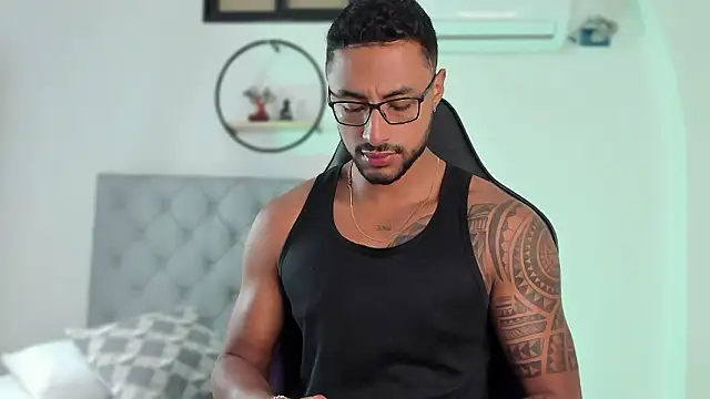 LiamGarcia1 online show from December 9, 11:58 am