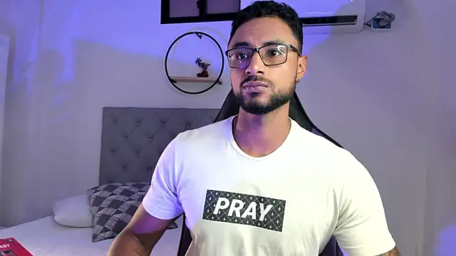 LiamGarcia1 online show from February 1, 12:47 pm