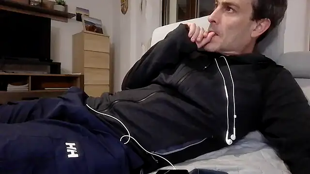 basquehotboy online show from May 10, 9:27 pm
