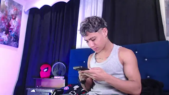 Sexys Boys Hot1 online show from June 5, 1:43 am