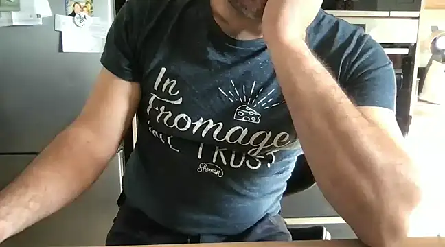 unconnudu21000 online show from December 11, 10:26 am