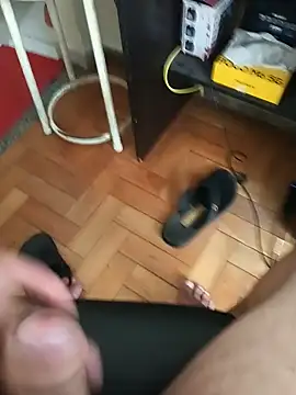 Snapshot of lobomisterioso13 chatting on December 9, 5:57 pm lobomisterioso13 online show from December 9, 5:57 pm