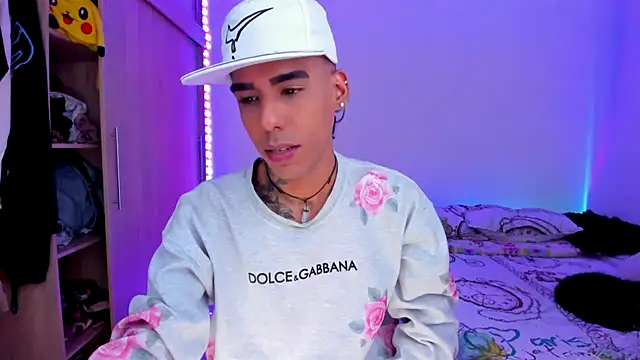 aldrinwhite online show from January 15, 6:32 pm