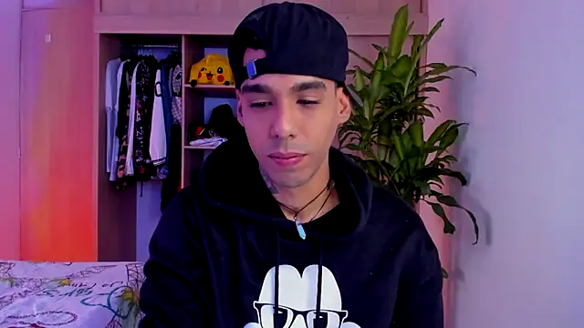 aldrinwhite online show from November 27, 6:11 pm