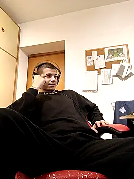 BigDickEnrg7195 online show from February 14, 11:43 pm