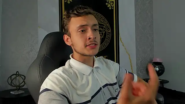 Desmon Clark online show from February 5, 10:12 pm