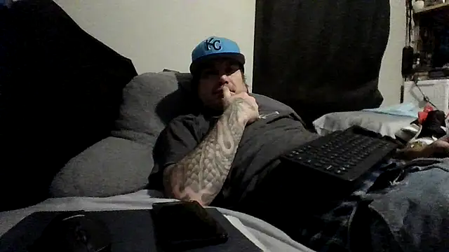 Snapshot of clitstitsandbongrips chatting on November 1, 11:14 am clitstitsandbongrips online show from November 1, 11:14 am