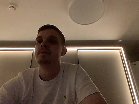 neilho1 online show from December 10, 7:11 pm