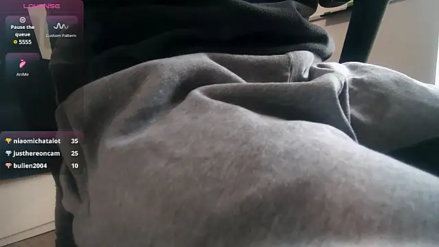 an4y8ot online show from March 4, 8:57 am