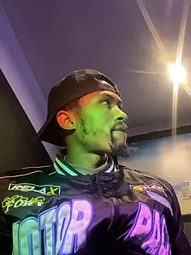 Snapshot of BlueIceCube chatting on September 30, 6:00 pm BlueIceCube online show from September 30, 6:00 pm