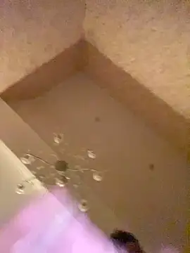 Snapshot of Leo013013 chatting on October 2, 12:58 am Leo013013 online show from October 2, 12:58 am