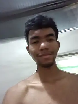 Snapshot of Reynold2608 chatting on December 28, 11:37 pm Reynold2608 online show from December 28, 11:37 pm