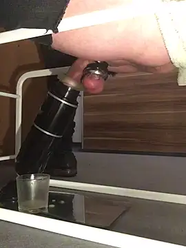 Snapshot of Inseminator69 chatting on December 12, 12:01 pm Inseminator69 online show from December 12, 12:01 pm