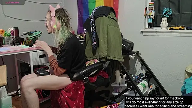 tallnerdyguy online show from November 14, 5:10 am