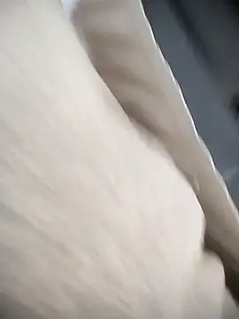 MORENOCALIENTEa online show from December 21, 7:33 pm