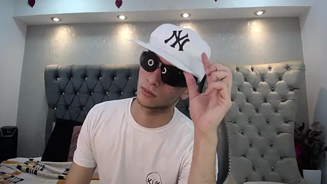 Snapshot of MrWilliseo chatting on March 3, 7:12 pm MrWilliseo online show from March 3, 7:12 pm