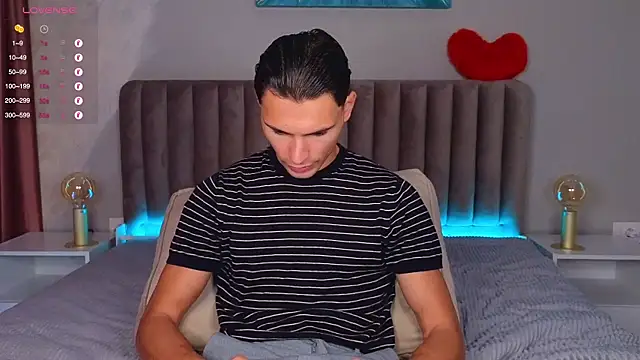 denlover1 online show from July 25, 9:28 am