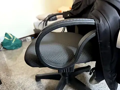 Snapshot of Ryan67533 chatting on January 25, 4:56 am Ryan67533 online show from January 25, 4:56 am