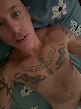 luv2masterb8247 online show from January 30, 12:39 am