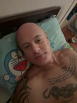 luv2masterb8247 online show from February 11, 12:38 am