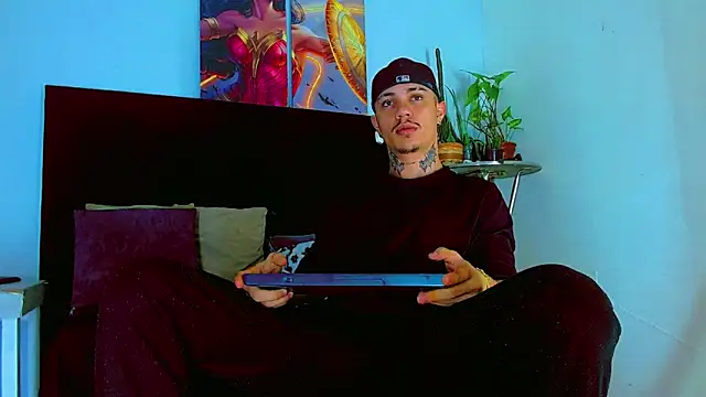 HannibalLester online show from December 15, 12:02 pm