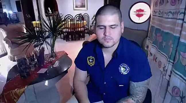 Snapshot of pitbullveryhot chatting on February 7, 3:45 am pitbullveryhot online show from February 7, 3:45 am