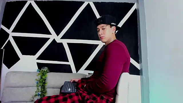 JUSTIN FULLER1 online show from November 6, 9:51 pm