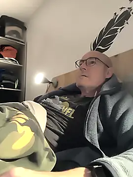 bogland33 online show from November 12, 8:47 pm