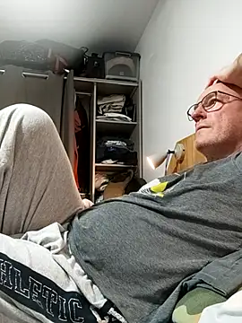 bogland33 online show from March 19, 7:39 pm