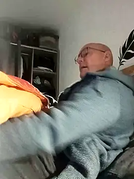 bogland33 online show from March 30, 7:37 pm