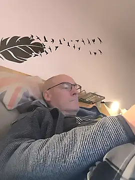 bogland33 online show from December 3, 9:21 pm