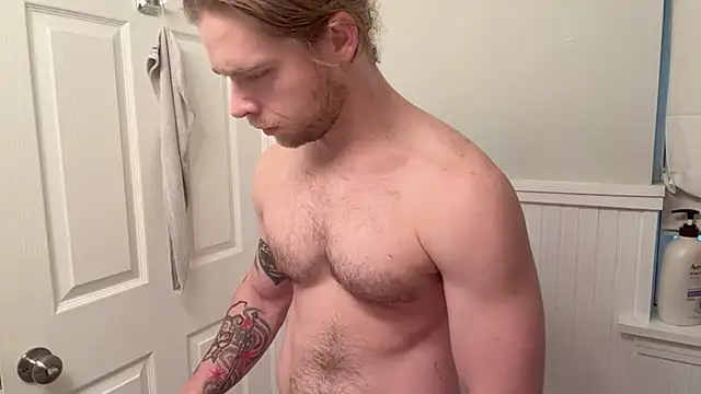 Snapshot of DaddydayDrinkzz chatting on December 28, 8:36 pm DaddydayDrinkzz online show from December 28, 8:36 pm