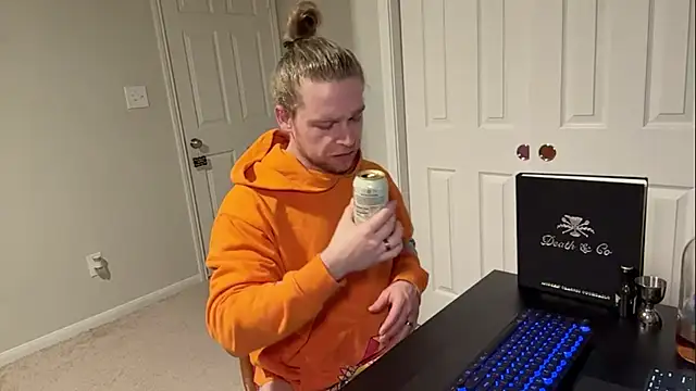 Snapshot of DaddydayDrinkzz chatting on March 13, 6:48 am DaddydayDrinkzz online show from March 13, 6:48 am