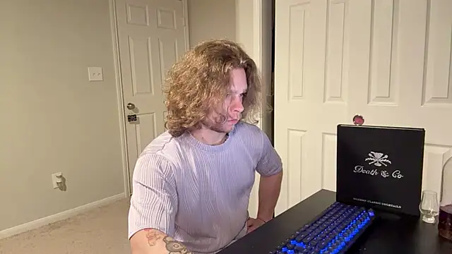 Snapshot of DaddydayDrinkzz chatting on March 12, 6:07 am DaddydayDrinkzz online show from March 12, 6:07 am