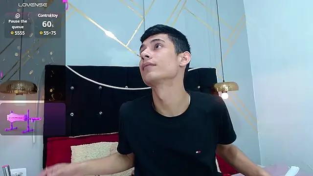 Snapshot of Oliver_king_sex chatting on January 3, 4:37 pm Oliver king sex online show from January 3, 4:37 pm