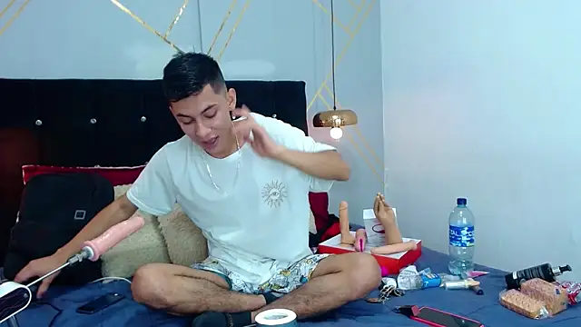 Snapshot of Oliver_king_sex chatting on February 13, 3:35 pm Oliver king sex online show from February 13, 3:35 pm