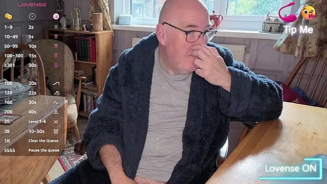 Adamdaddybear online show from November 2, 8:29 am