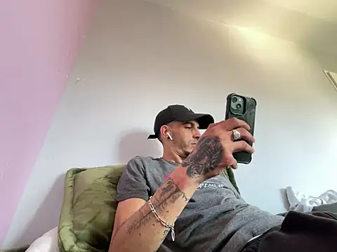 Rebeu313 online show from March 22, 11:37 am